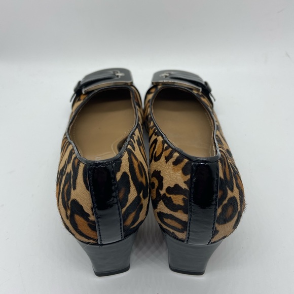 B. Makowsky Faux Leopard Skin Buckle Chunky Heel 8 - Picture 4 of 8
